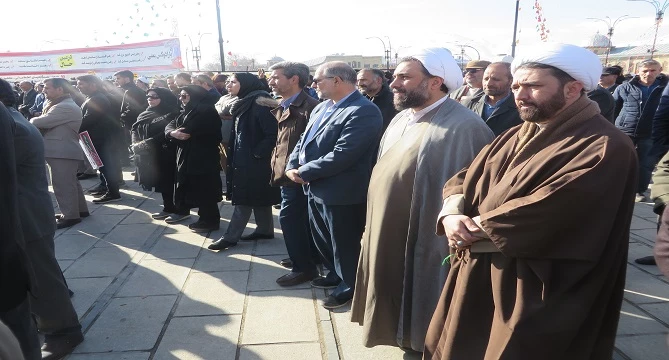 حضور سرپرست، معاونین، مسئول نهاد رهبری و کارکنان دانشگاه فرهنگیان همدان در برنامه گرامیداشت یوم الله نه دی
 4