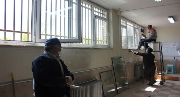 فرصت مناسبی برای انجام اقدامات زیرساختی و عمرانی در پردیس های استان ایجاد شده است

 7