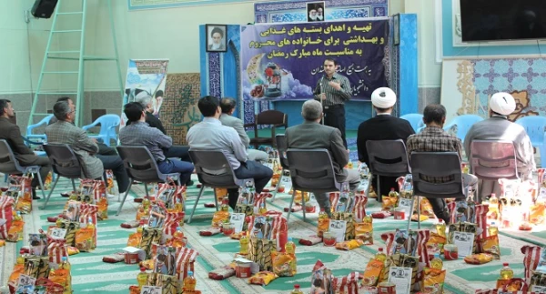 بسیج دانشجویی دانشگاه فرهنگیان همدان بسته های حمایتی و غذایی خود را با نام مبارک دانشجو معلمان شهید مزین و آماده تحویل به نیازمندان کرد 7